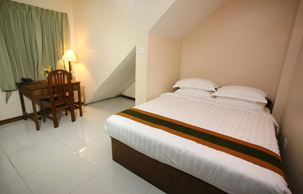 Hotel June Business Bed Breakfast Yangon Exterior photo