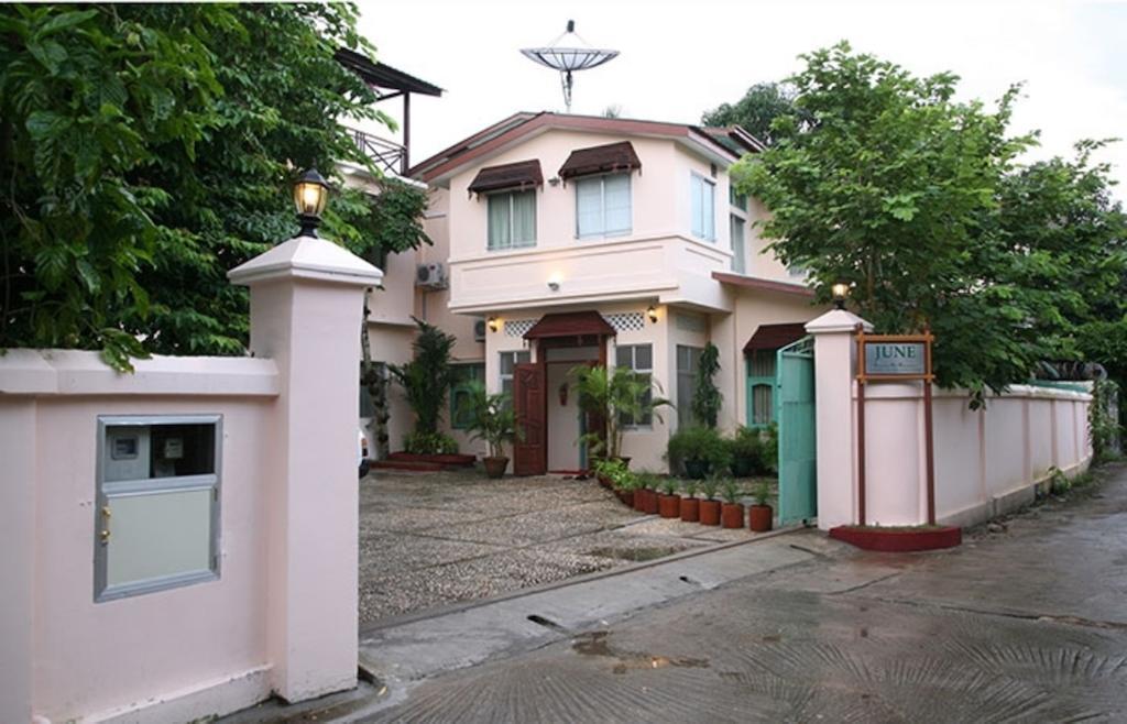 Hotel June Business Bed Breakfast Yangon Exterior photo