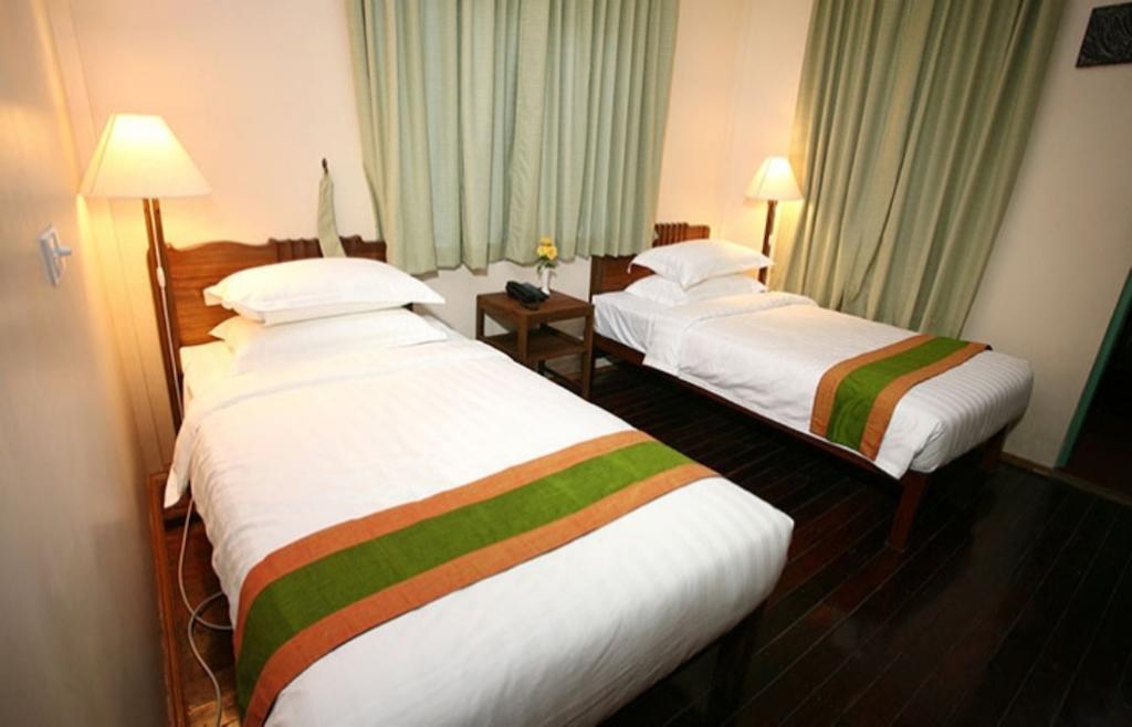 Hotel June Business Bed Breakfast Yangon Exterior photo